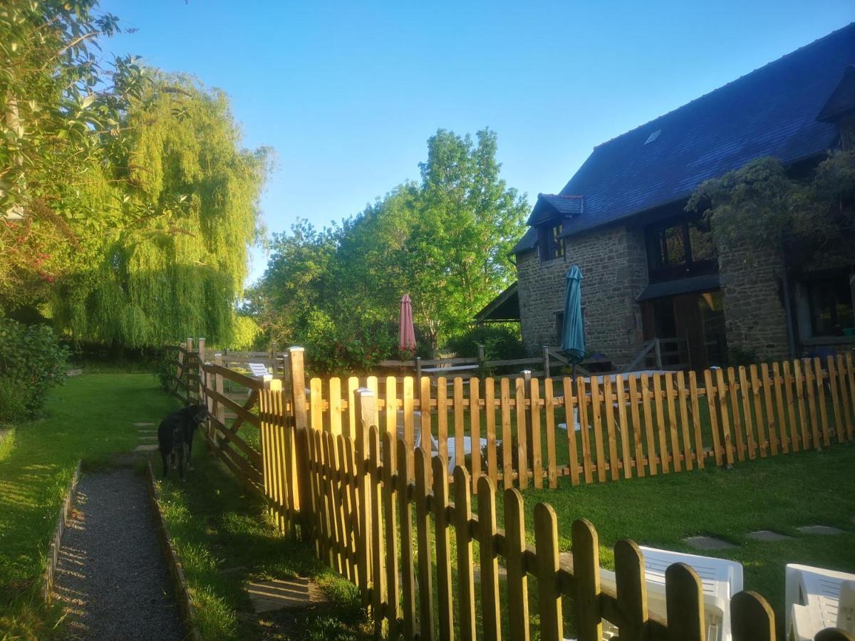 Gites Ferme De La Baie Roz-sur-Couesnon Exterior foto